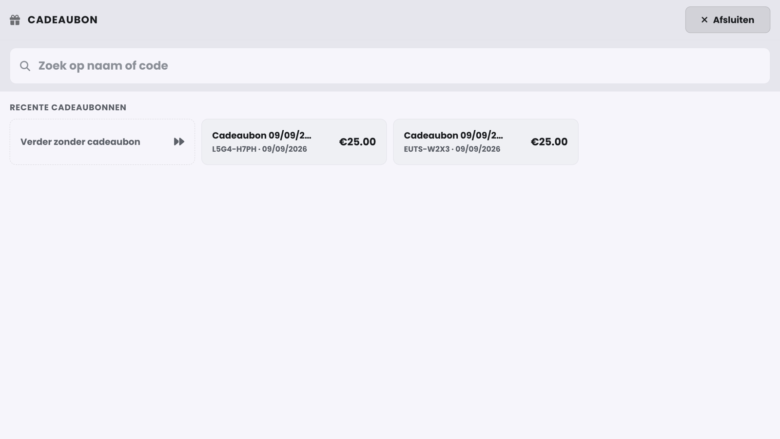 Het scherm Cadeaubon met het zoekveld Zoek op naam of code, de knop Verder zonder cadeaubon en de recente cadeaubonnen met code en saldo.
