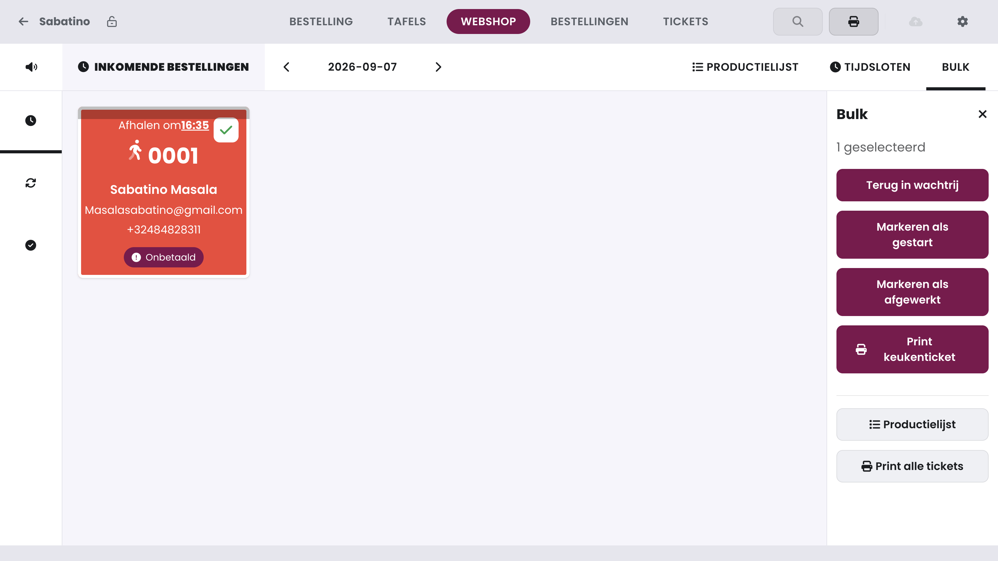 Bulkmodus: het kaartje is aangevinkt (1 geselecteerd) en het zijpaneel Bulk toont de statusacties (1), Print keukenticket (2) en onderaan Productielijst en Print alle tickets (3).